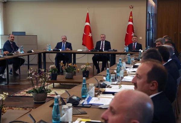 Son dakika: Ahlat’ta valiler toplantısı | Başkan Erdoğan bölge valileri toplantısına liderlik etti