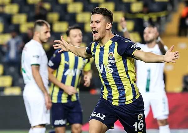 1634587769357.jpg Galatasaray'dan Ferdi Kadıoğlu bombası! Fenerbahçe'nin genç yıldızı ile görüşmelere başlandı - 2