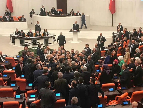 tbmmden-ak-partili-vekil-cagatay-kilica-kufreden-chpli-vekil-atilla-sertele-kinama-cezasi-1670276067323.jpg TBMM'den AK Partili vekil Çağatay Kılıç’a küfreden CHP'li vekil Atilla Sertel’e ‘kınama’ cezası - 3