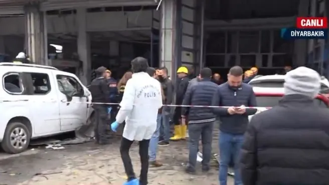 Diyarbakır’da sanayide oksijen tüpü patladı: 7 yaralı! A Haber olay yerinde