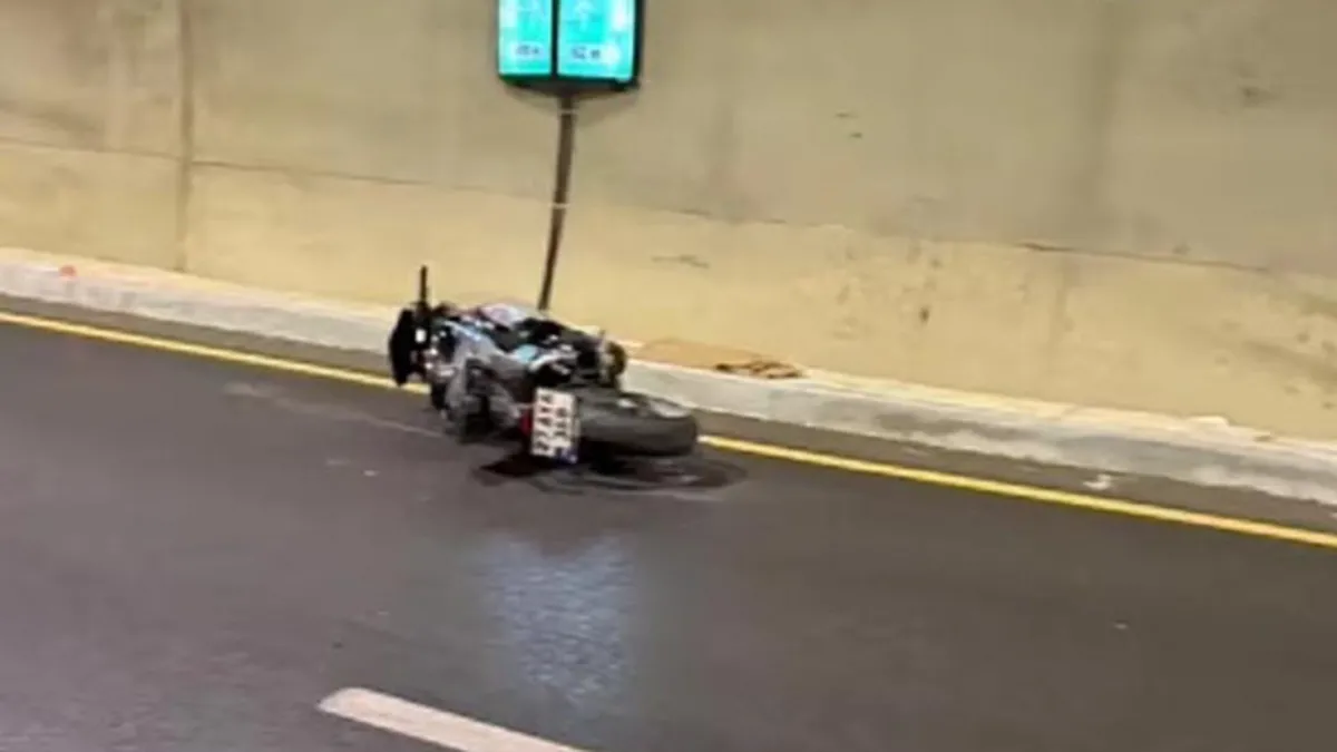 Motosikletle tünelin duvarına çarpan 2 genç hayatını kaybetti