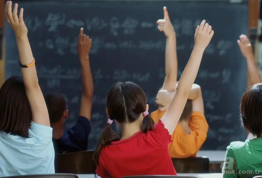 EBA TV canlı yayın hangi ders saat kaçta? İlkokul, ortaokul, lise ders programı nasıl? Tekrar dersler ne zaman? 13