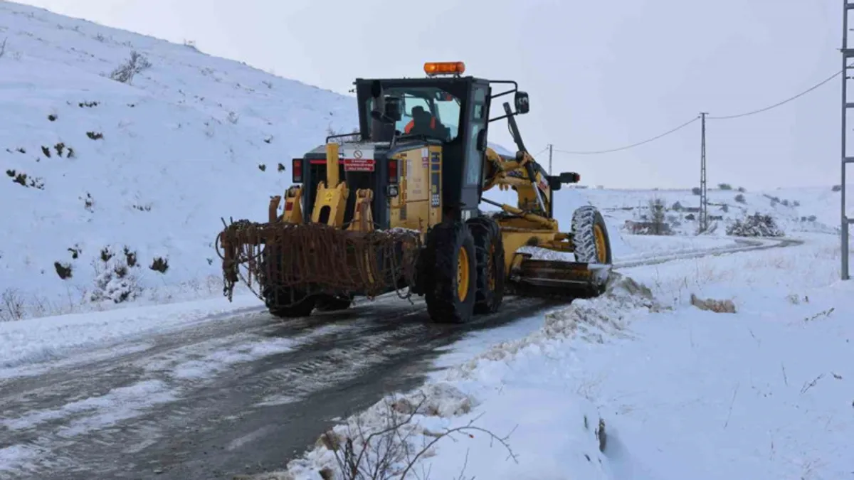 Sivas'ta 517 yerleşim yerinin yolu ulaşıma kapalı