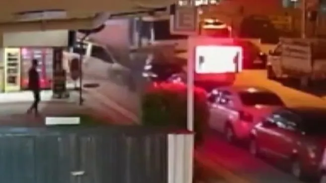 Bursa’da freni boşalan kamyon 9 araca çarptı
