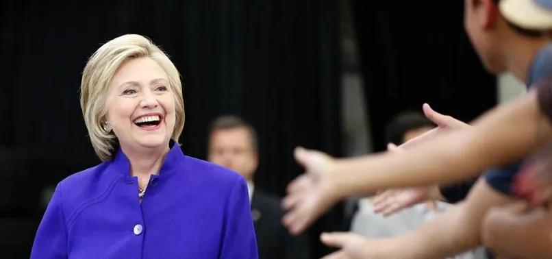 Clinton, Demokrat Parti'nin başkan adaylığını garantiledi