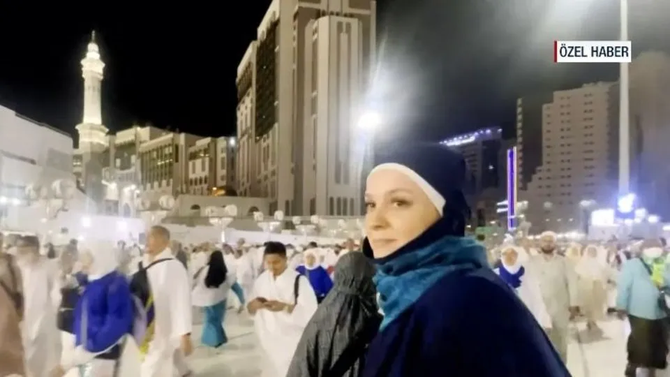 Hacı adaylarının kabe ile ilk buluşması! Beytullah’ta ilk sabah namazı eda edildi