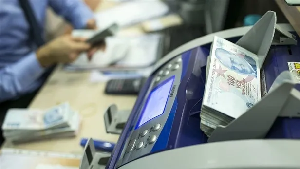 3-bankadan-is-ilani-kpsssiz-sinavsiz-3150-personel-alinacak-ziraat-bankasi-vakifbank-is-bankasi-memur-alimi-sa-1665995478152.jpg 3 bankadan iş ilanı: KPSS'siz sınavsız 3.150 personel alınacak! Ziraat Bankası, Vakıfbank, İş Bankası memur alımı şartları - 5