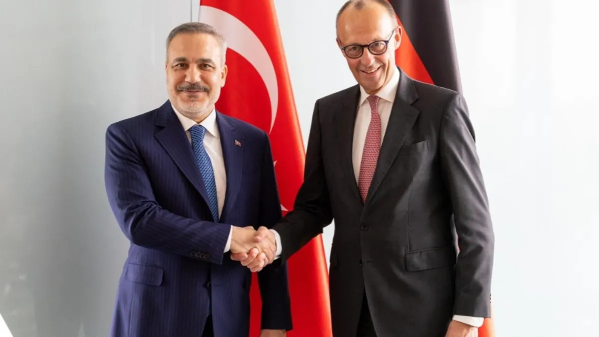 Dışişleri Bakanı Fidan Almanya'da: Başbakan Merz ile görüştü