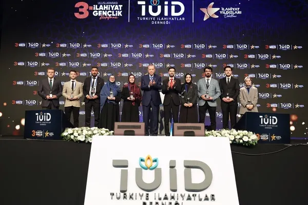 Başkan Erdoğan’dan Kılıçdaroğlu’na başörtüsü çağrısı: Samimiysen anayasa değişikliğini yapalım