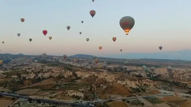 Türkiye sıcak hava balonculuğunda zirvede! Bakan Uraloğlu rakamları açıkladı