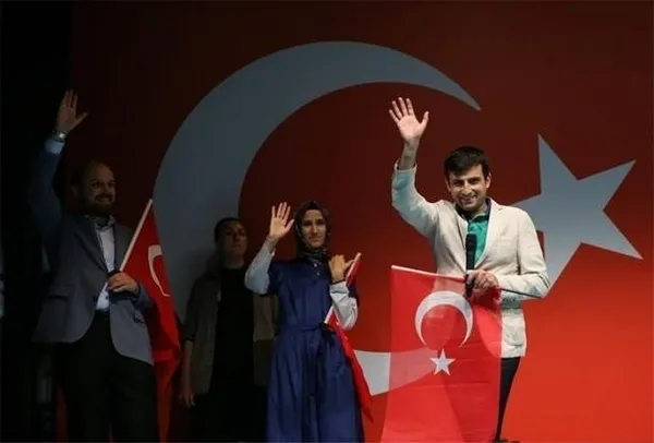 bilal-erdogan-ilk-kez-acikladi-15-temmuzda-helikopterin-namlusunun-bize-cevrildigini-gorduk-1689449816428.jpeg Bilal Erdoğan ilk kez açıkladı: 15 Temmuz'da helikopterin namlusunun bize çevrildiğini gördük - 3