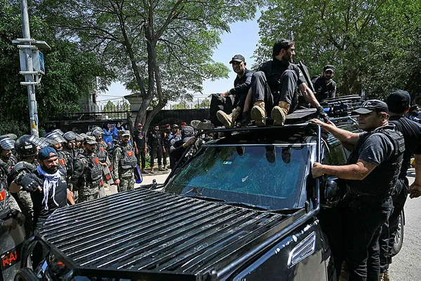 Son dakika | Eski Pakistan Başbakanı İmran Khan tutuklandı