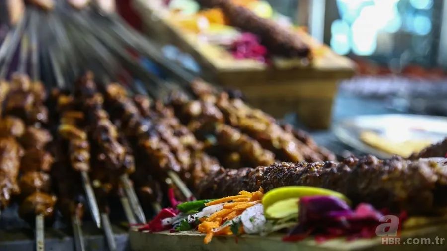 Kademeli normalleşme martta! Restoran ve kafelerde hangi önlemler alınacak? İşte atılacak adımlar 12