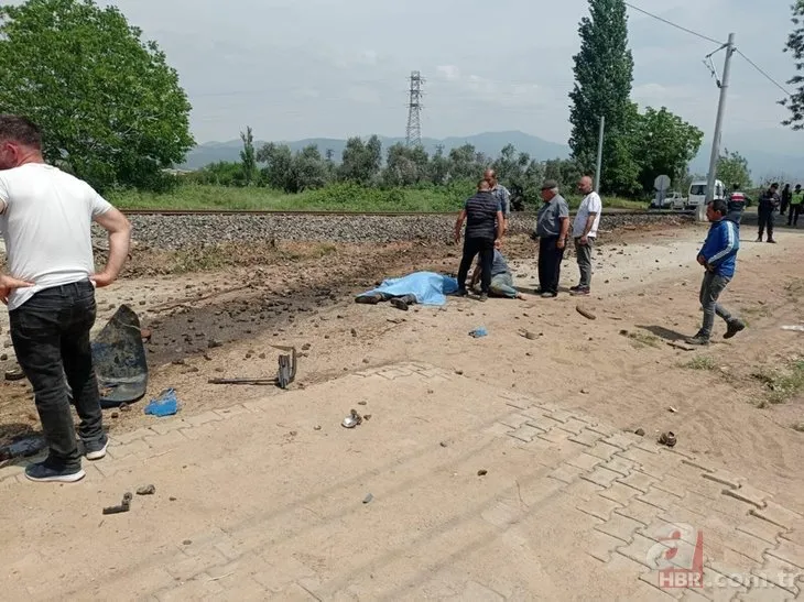 İzmir’de korkutan kaza! Tren traktöre çarptı