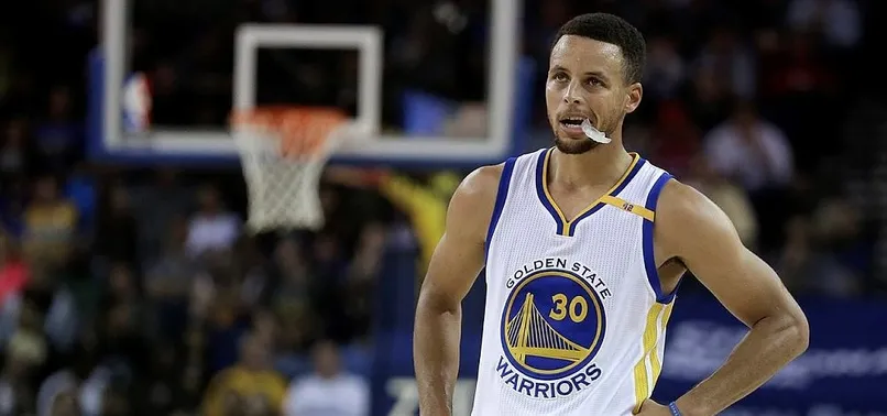 Stephen Curry, 13 üç sayılık basketle rekor kırdı