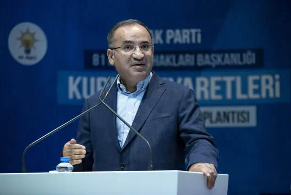 son-dakika-kira-artisina-sabit-oran-duzenlemesi-adalet-bakani-bekir-bozdagdan-flas-aciklama-1654072073964.jpg Son dakika: Kira artışına sabit oran düzenlemesi! Adalet Bakanı Bekir Bozdağ'dan flaş açıklama - 2
