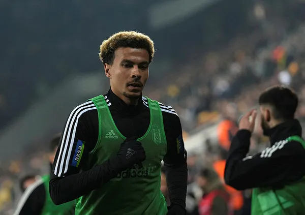 Beşiktaş’ın eski futbolcu Dele Alli gözyaşları içinde anlattı: Tacize uğradım, köprüden sarkıtıldım