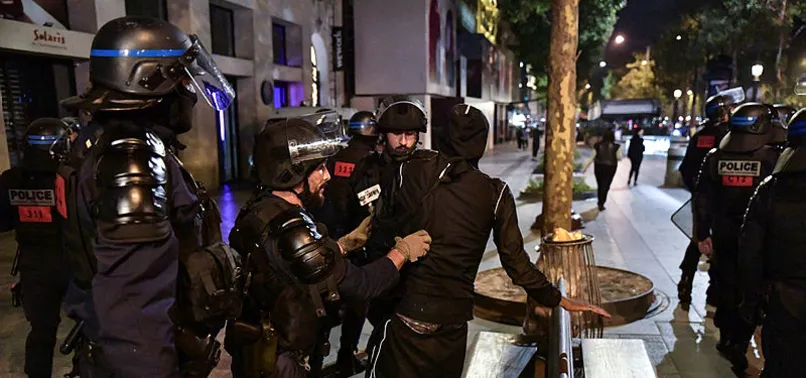 Fransa sokakları alevlere teslim! Afrika'nın diyetini ödüyorlar...Macron hükümeti olayları bastırabilecek mi?