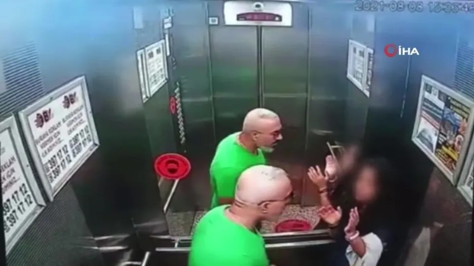 Esenyurt'ta akıllara durgunluk veren olay! Vicdansız baba kızını asansörde tokatladı! Cam çatladı