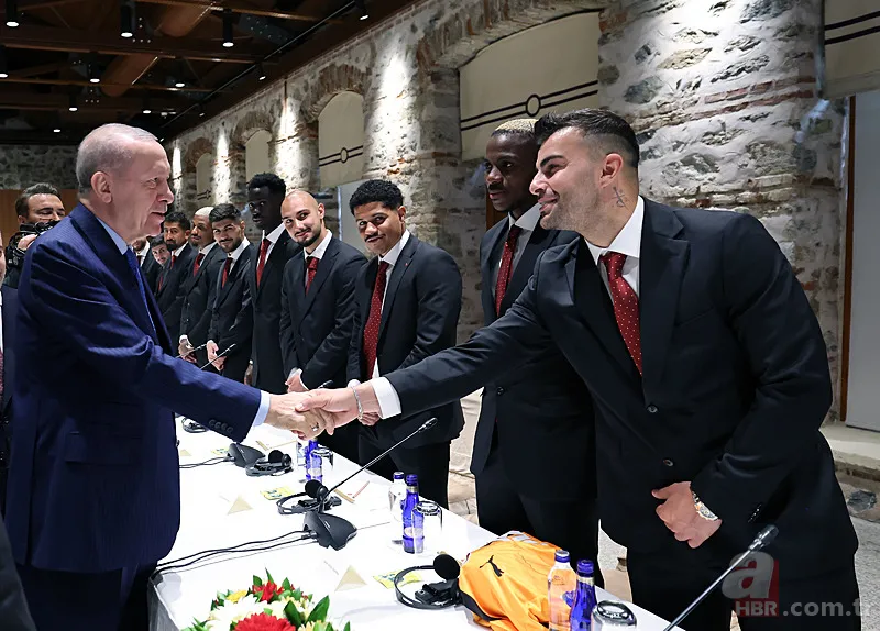 Başkan Erdoğan Galatasaray'ı kabul etti! Osimhen formasını hediye etti 14
