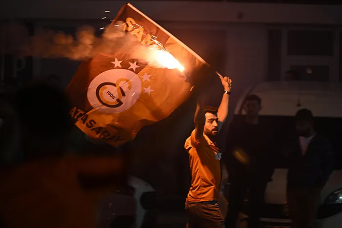 Galatasaray’ın şampiyonluğu dünya basınında! Portekizliler şaştı kaldı: Altın değerinde olan Icardi sayesinde...