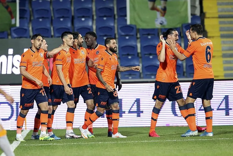 Basaksehir 14 Mactir Yenilmiyor