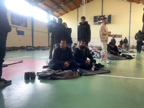 İzmir açıklarında 336 düzensiz göçmen yakalandı: 6 şüpheli gözaltında - 4