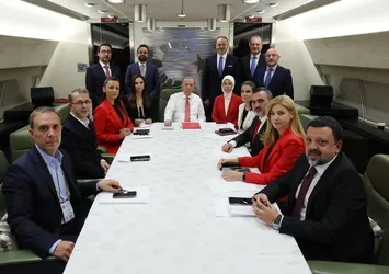 Başkan Erdoğan Azerbaycan dönüşü uçakta konuştu! Azerbaycan'dan Suriye'ye gaz: Aliyev'den müjdeyi aldım