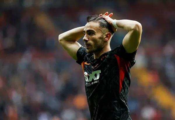 1670265329973.jpg Galatasaray Yunus Akgün ile imzalıyor! Anlaşma sağlandı imzalar yarın - 2