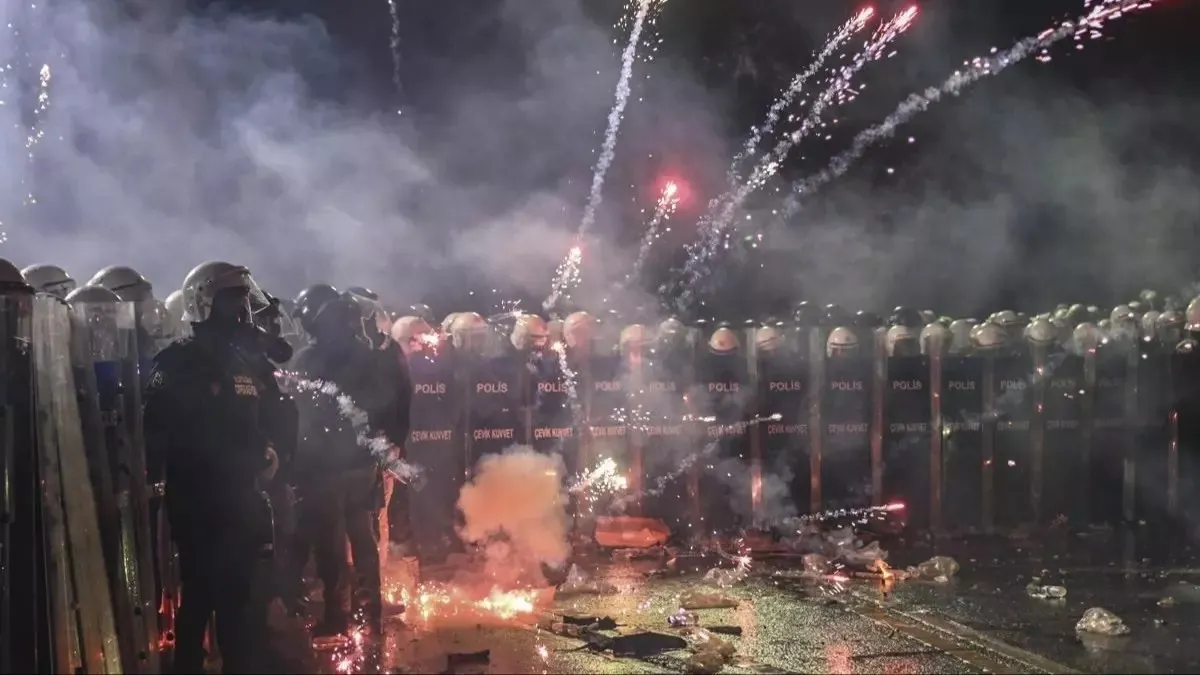 İzinsiz gösterilere ilişkin soruşturmada flaş gelişme! 38 kişi tutuklandı