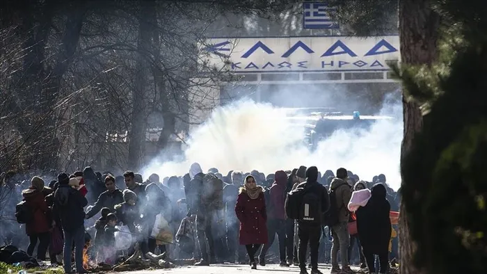 yunanistandan-gocmenlere-zulum-aihm-insan-haklari-ihlallerini-tescilledi-1657220605898.jpg Yunanistan’dan göçmenlere zulüm! AİHM insan hakları ihlallerini tescilledi - 1