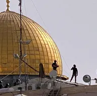 İsrail zulmü sürüyor! Mescid-i Aksada utanç verici anlar