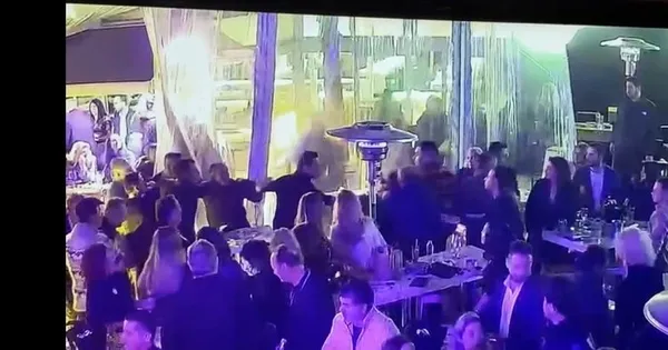 chplilerin-olayli-gecesi-karakolluk-olan-baskanlarin-kavga-ani-ortaya-cikti-1674453325236.jpeg CHP'lilerin olaylı gecesi! Karakolluk olan başkanların kavga anı ortaya çıktı - 2