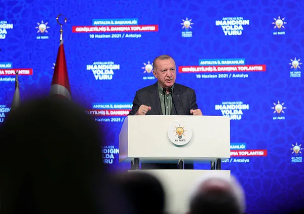 son-dakika-baskan-erdogan-antalyada-ak-parti-il-teskilati-toplantisinda-onemli-aciklamalar-1624121863818.jpg Son dakika: Başkan Erdoğan Antalya'da! AK Parti İl Teşkilatı Toplantısı'nda önemli açıklamalar - 9
