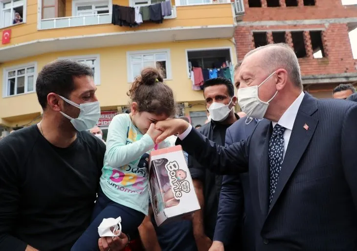 Başkan Recep Tayyip Erdoğan'a Rize'de sevgi seli! Çocuklardan 'Tayyip Dede' sloganları
