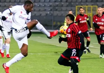 Başkent'te kritik galibiyet! 3 gol, 1 kırmızı