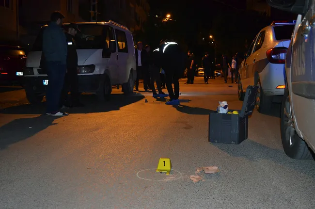 İstanbul'da gece yarısı silahlı çatışma: 1 yaralı - 1