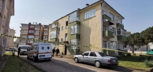 sevgilisi-eda-evliyi-yaka-karti-ipiyle-bogarak-olduren-sinan-simsek-ben-cezaevine-girecegim-sen-baskalariyla-b-1648461507776.jpg Sevgilisi Eda Evli’yi yaka kartı ipiyle boğarak öldüren Sinan Şimşek: Ben cezaevine gireceğim, sen başkalarıyla birlikte mi olacaksın? - 4