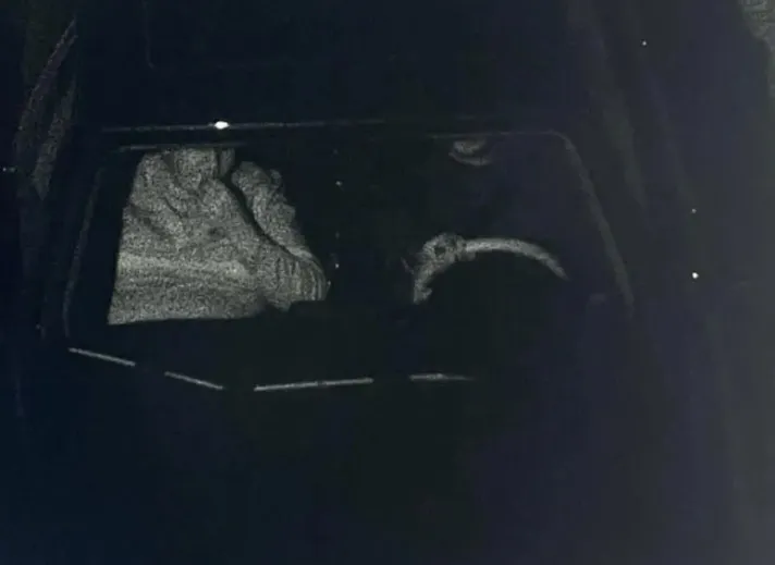 gulistan-dokunun-ablasi-katilin-ismini-verdi-daraltilmis-baz-raporu-sorusturmanin-seyrini-degistirdi-1776332725278.jpeg Mustafa Türkay Sonel ve firari arkadaşı Umut Altaş, Gülistan Doku'nun kaybolduğu dakikalarda Sarı Saltuk Viyadüğü'nde 4 kez kameralara böyle takıldı.