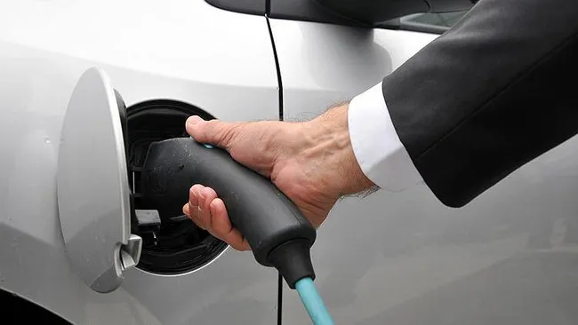 Türkiye’de elektrikli otomobil tercihi artıyor! İlk 10 ayda elektrikli oto satışı yüzde 105.2 yükseldi