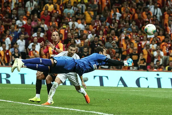 Galatasaray Konyaspor'a uzatma dakikalarında direnemedi - 3