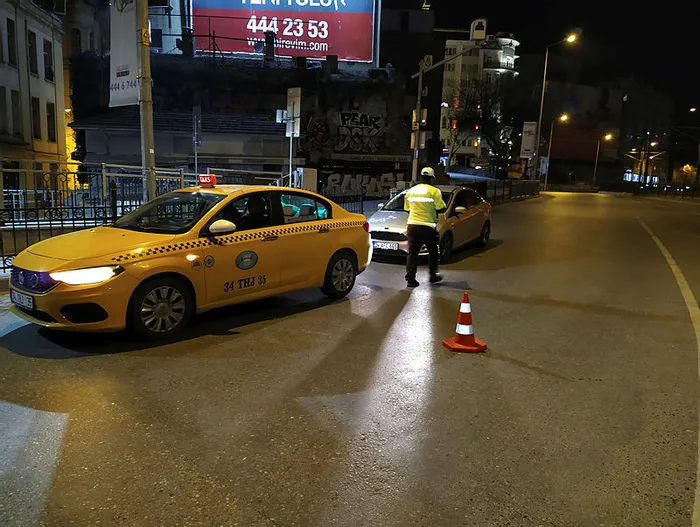 İstanbul'da sokağa çıkma yasağına uymayanlara para cezası - 3