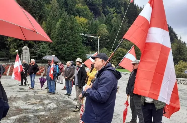 Fransa’da Savoie bölgesinde flaş gelişme! Bağımsızlık yanlıları "haçlı flamalarla" egemenlik ilan etti - 2