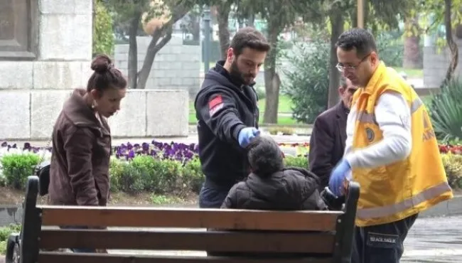 Samsun'da bankta sızan kadını görenler hemen ekipleri aradı - 3