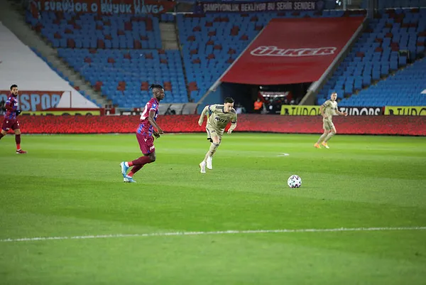 Trabzonspor-Fenerbahçe derbisinin biletleri satışta