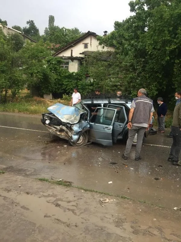Hatalı sollama yapan TIR dehşet saçtı! - 2