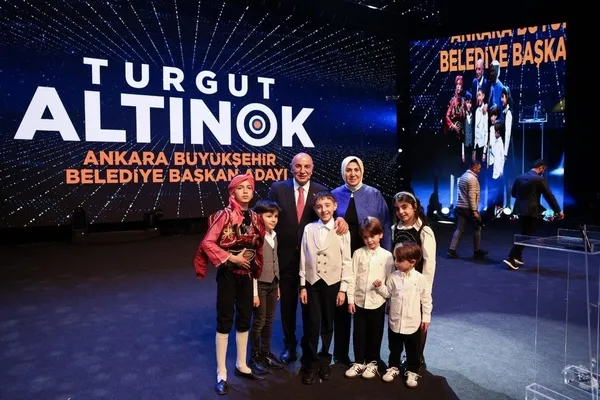 1708952593540.jpeg AK Parti Ankara adayı Turgut Altınok'tan gençlere yeni vaatler: Ücretsiz ulaşım, karşılıksız burs, öğrenci yurdu... - 1