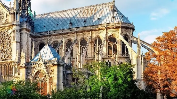 Notre Dame Katedrali nerede, hangi ülkede? Notre Dame Kamburu ile Notre Dame Katedrali’nin bağlantısı ne?