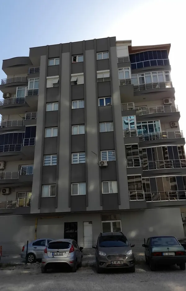 yillarca-biriktigi-parayla-ev-alacakti-emlakciyla-davalik-oldu-1653640007523.jpg Yıllarca biriktirdiği para depreme yenik düştü! Alacağı ev hasar görünce mahkemelik oldu - 1