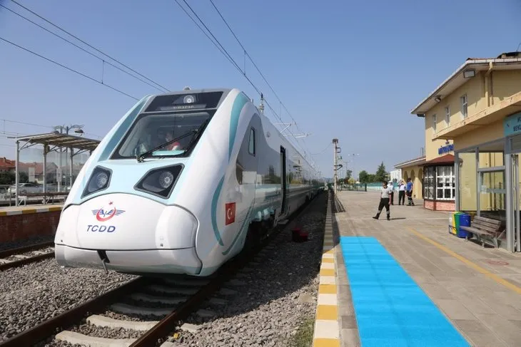 Milli elektrikli tren raylara iniyor! Saatte 225 kilometre hıza çıkacak